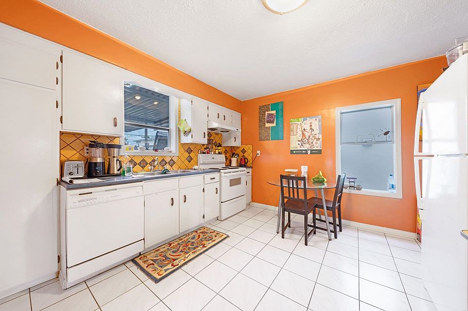 2865 Grant Street Vancouver, BC - 12