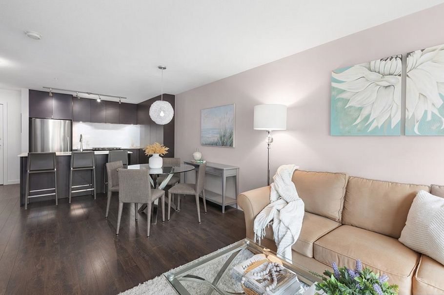 301 1673 Lloyd Avenue North Vancouver, BC - 5