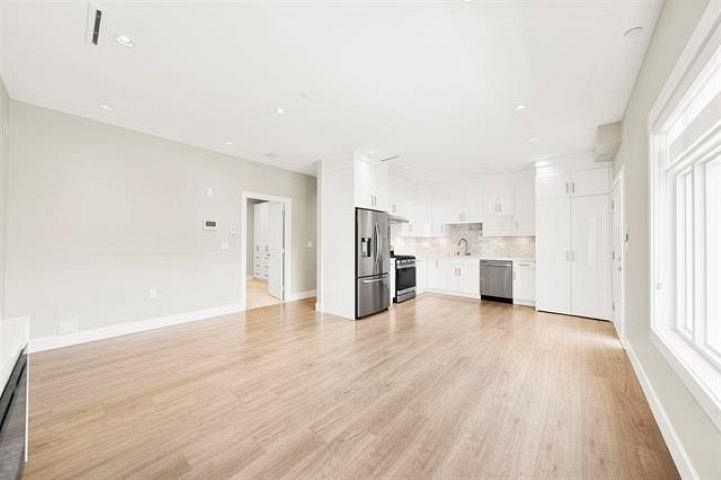 3128 Kings Avenue Vancouver, BC - 5