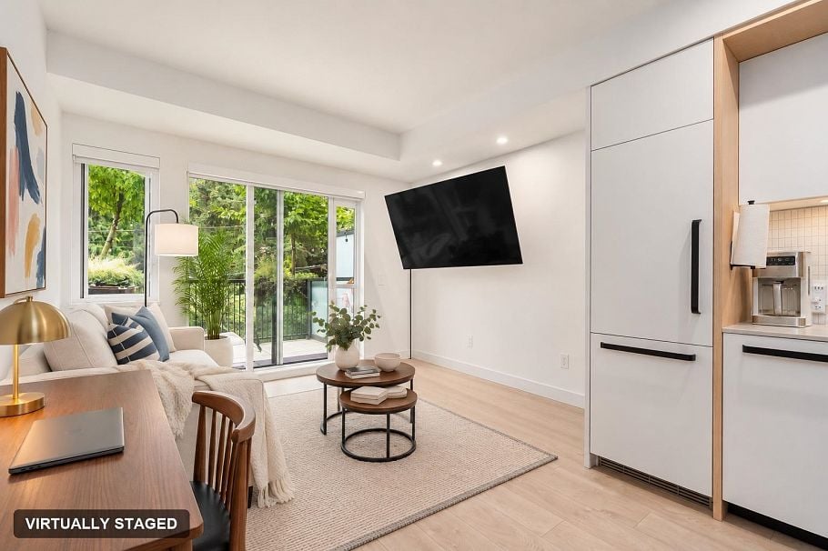 212 2520 Guelph Street Vancouver, BC - 3