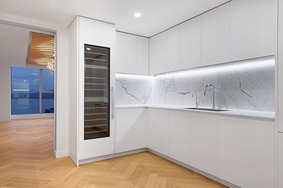 5702 1480 Howe Street Vancouver, BC - 13