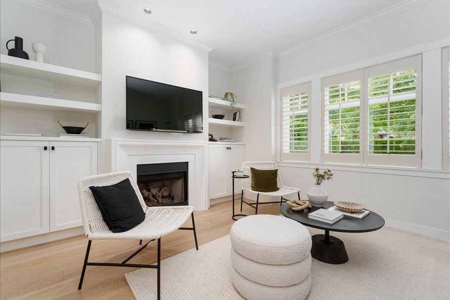 4448 W 8th Avenue Vancouver, BC - 4