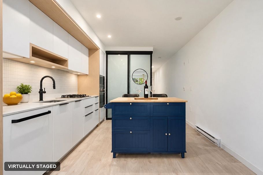 212 2520 Guelph Street Vancouver, BC - 7