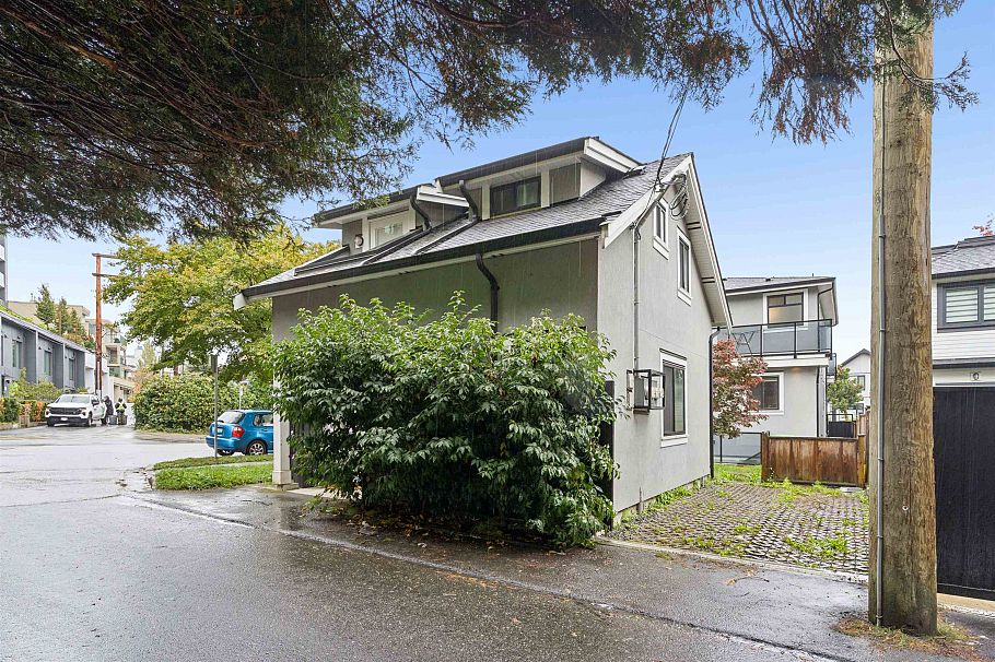 797 E 18th Avenue Vancouver, BC - 38