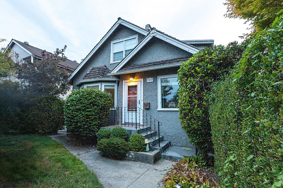 7455 West Boulevard Vancouver, BC - 2