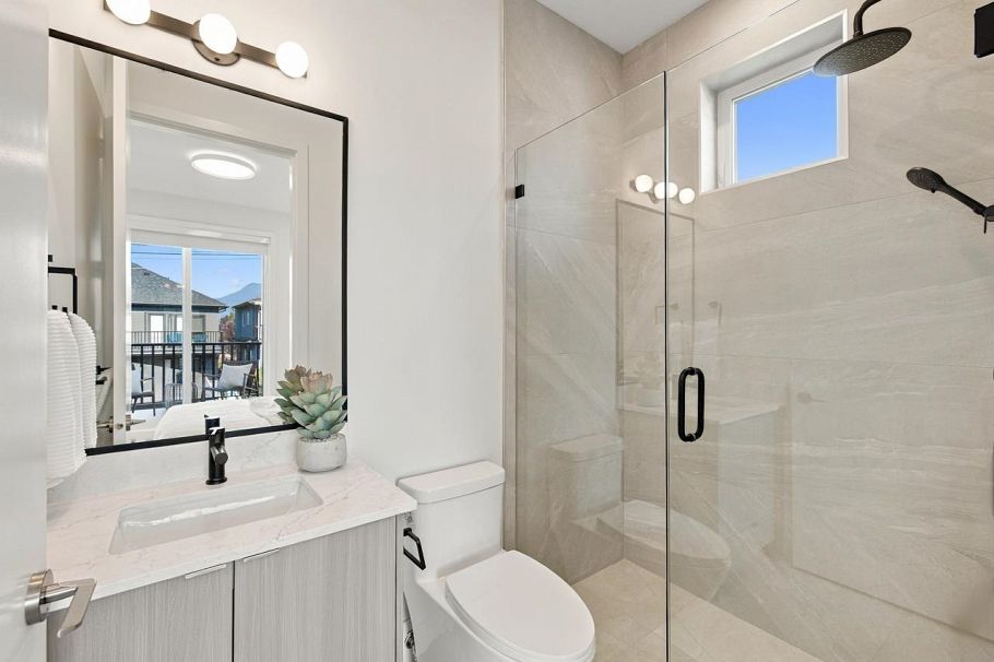 1 3183 Graveley Street Vancouver, BC - 19