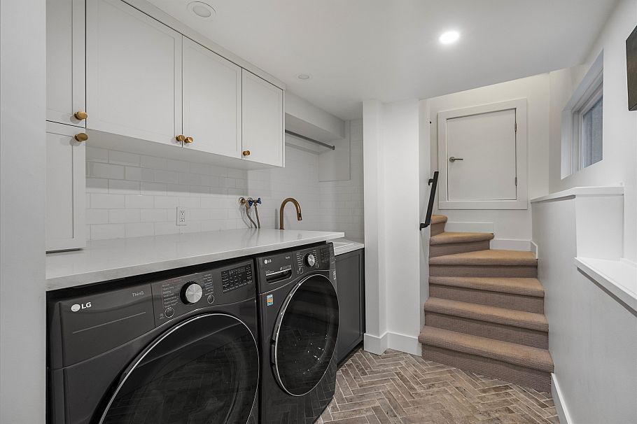 3250 W 37th Avenue Vancouver, BC - 32