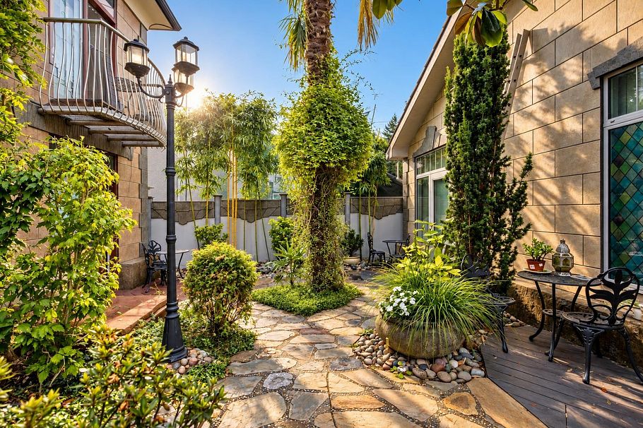368 E 33rd Avenue Vancouver, BC - 6