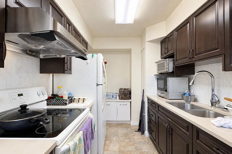 29 3417 E 49th Avenue Vancouver, BC - 13