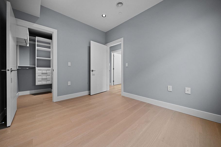 1 2557 W King Edward Street Vancouver, BC - 11