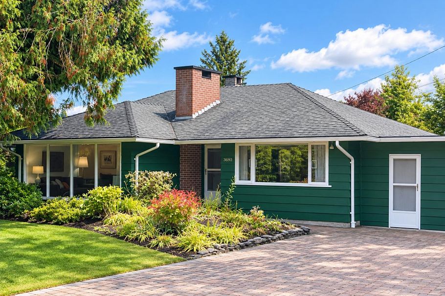 3692 Sunnycrest Drive North Vancouver, BC - 1