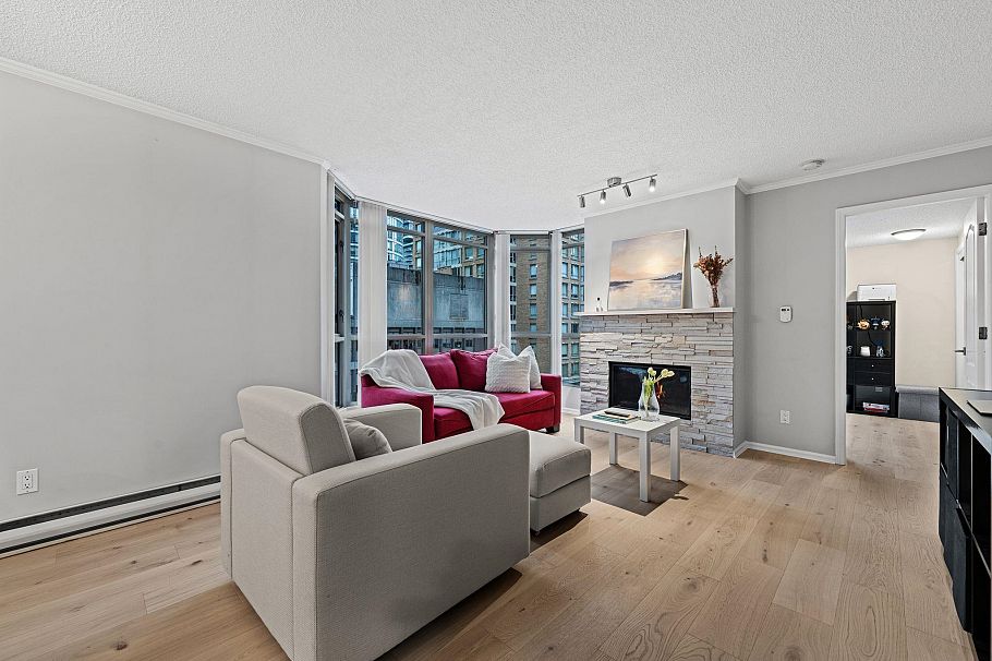 906 867 Hamilton Street Vancouver, BC - 2