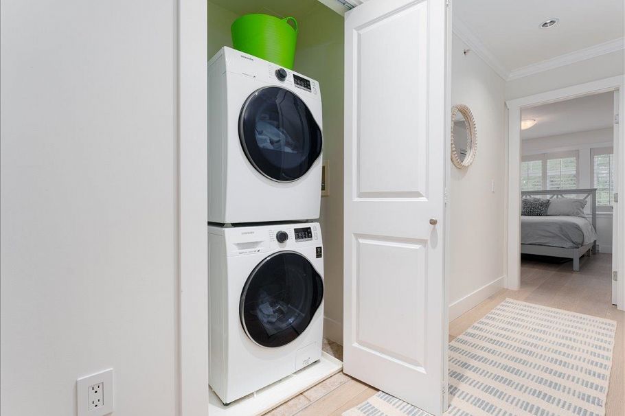 4448 W 8th Avenue Vancouver, BC - 25