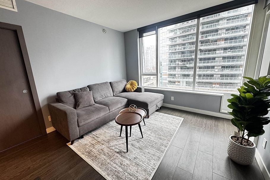 517 68 SMITHE STREET, Vancouver BC V6B 0P3 Vancouver, BC - 1