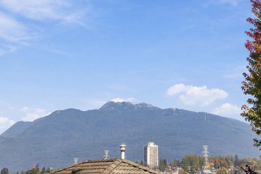 1 3183 Graveley Street Vancouver, BC - 23