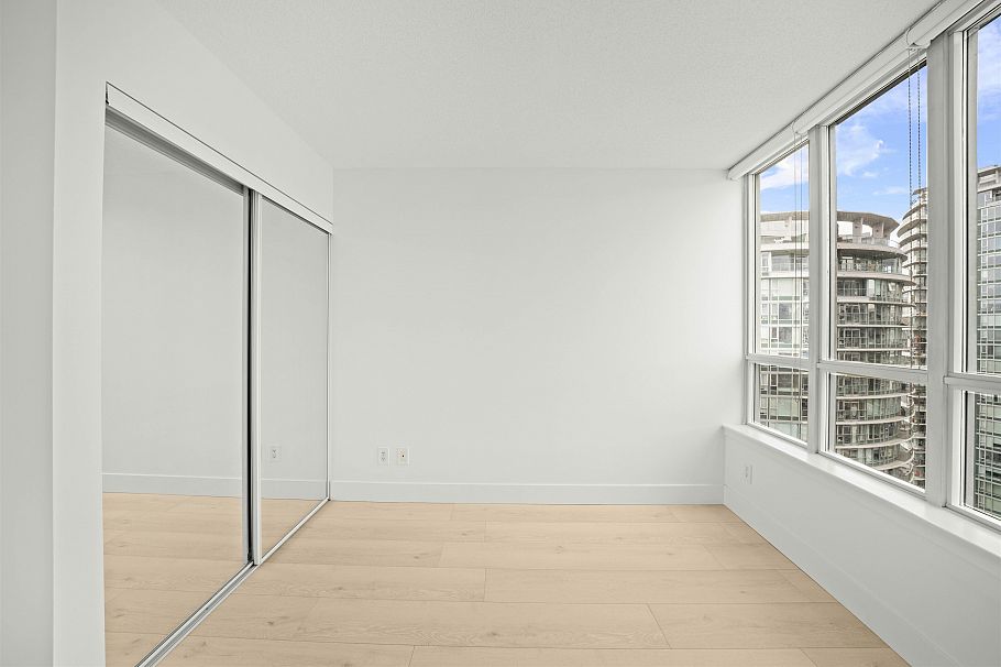 2501 63 Keefer Place Vancouver, BC - 9