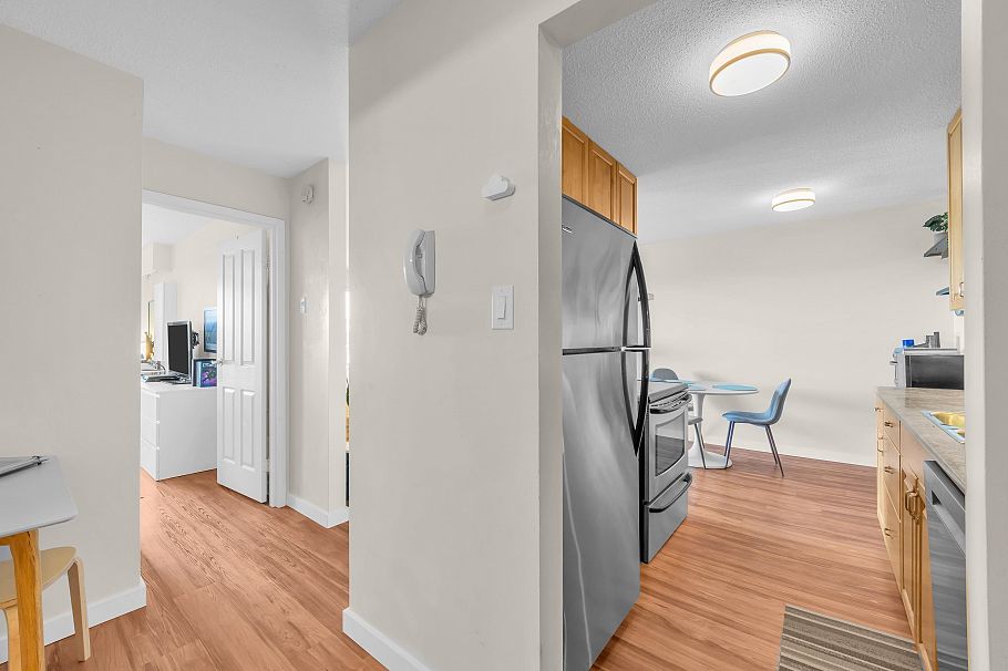 205 252 W 2nd Street North Vancouver, BC - 7