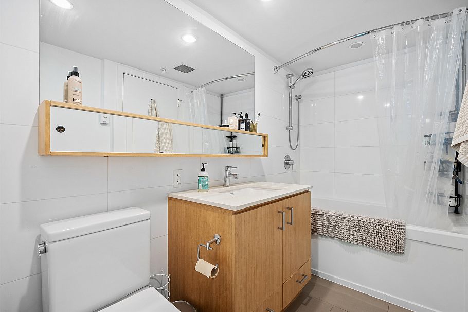 108 221 E 3rd Street North Vancouver, BC - 13