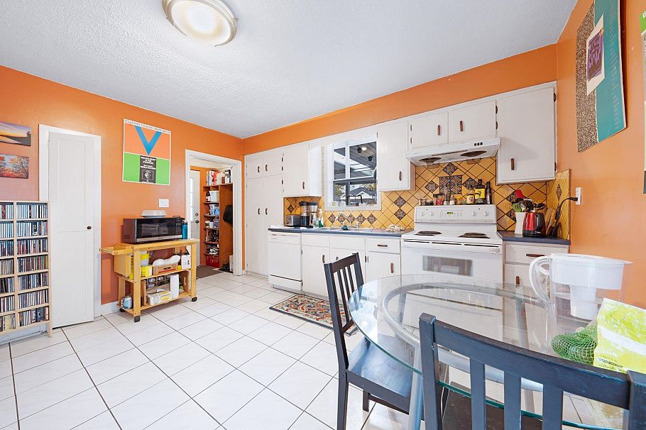 2865 Grant Street Vancouver, BC - 13