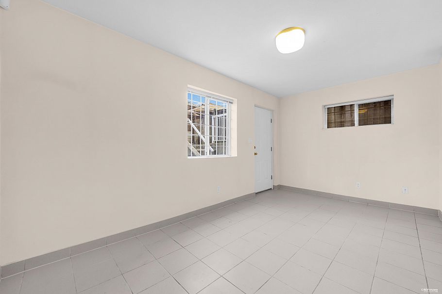 3681 Scales Place Vancouver, BC - 28