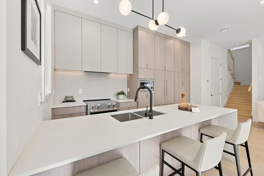1 3185 Graveley Street Vancouver, BC - 14