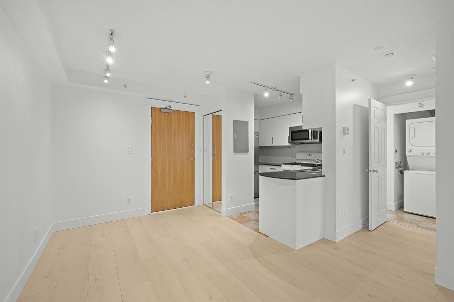 2501 63 Keefer Place Vancouver, BC - 6