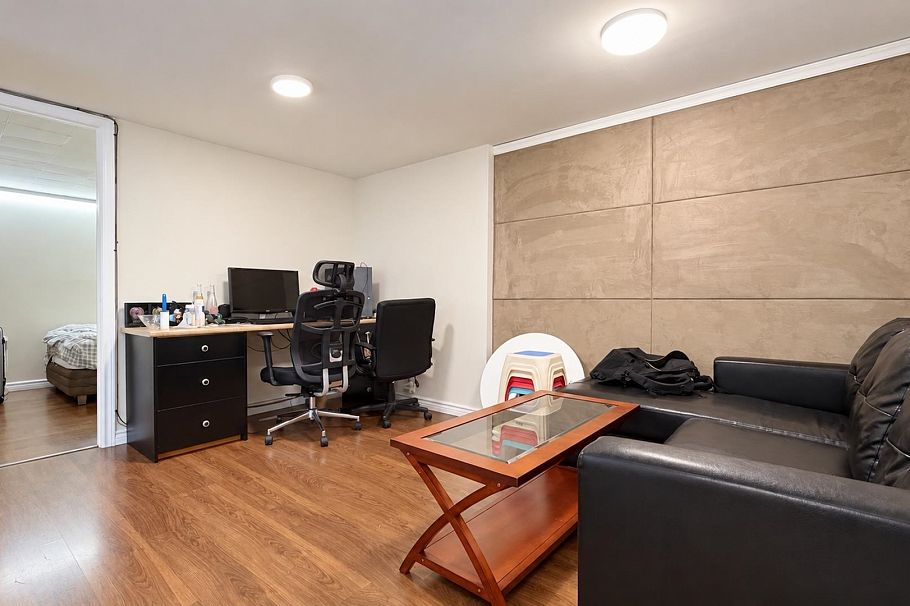 29 3417 E 49th Avenue Vancouver, BC - 22