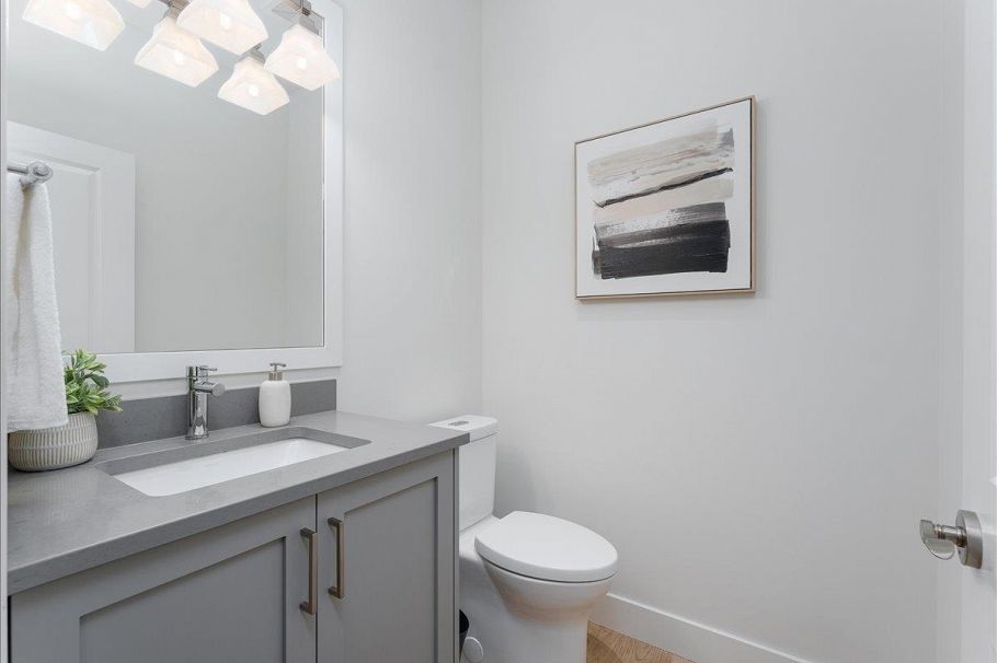 4448 W 8th Avenue Vancouver, BC - 23