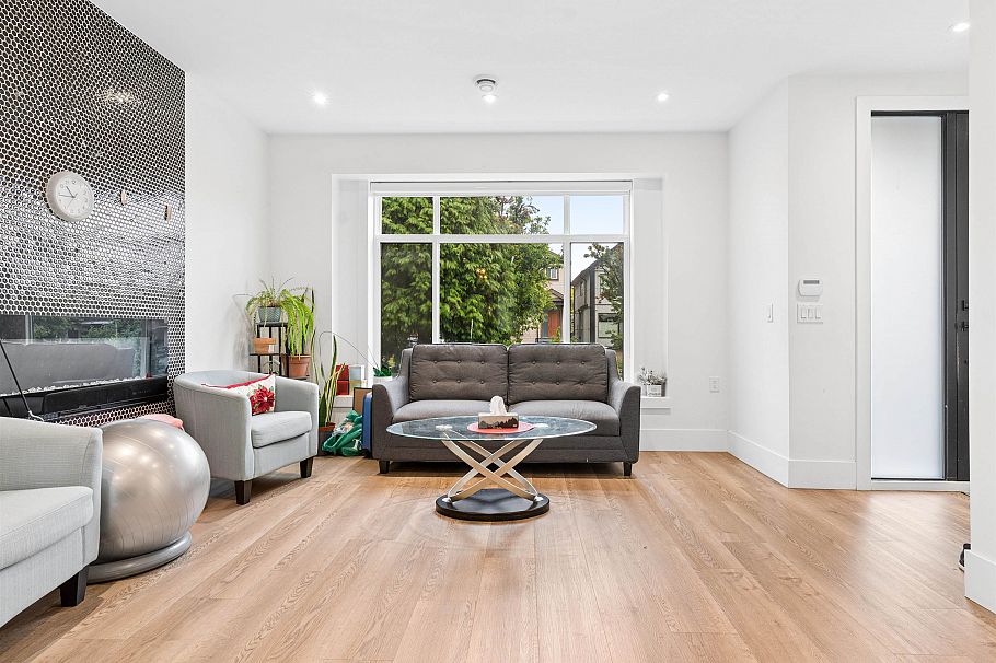 797 E 18th Avenue Vancouver, BC - 2
