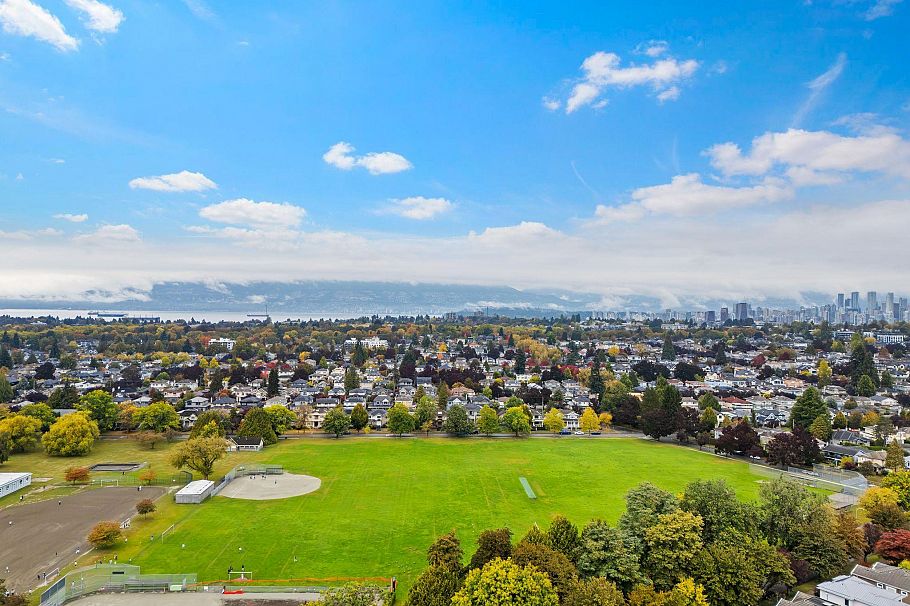 1 2557 W King Edward Street Vancouver, BC - 23