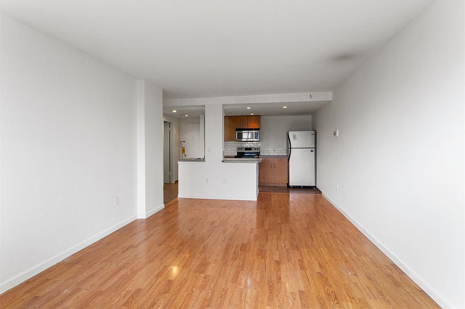 1501 1850 Comox Street Vancouver, BC - 11