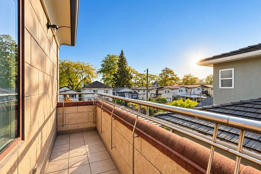 368 E 33rd Avenue Vancouver, BC - 34