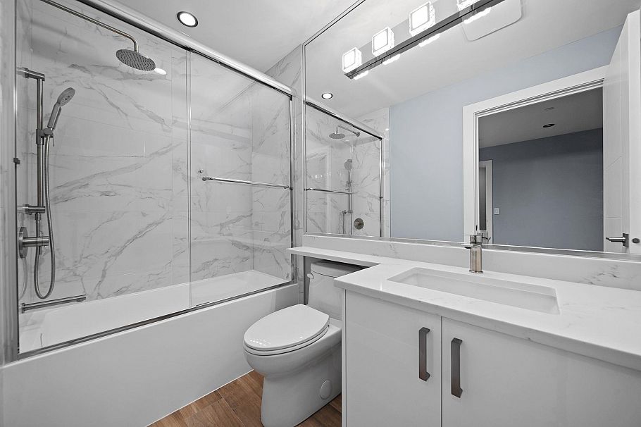 1 2557 W King Edward Street Vancouver, BC - 18