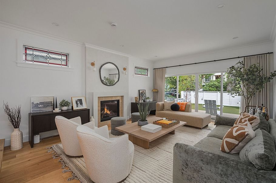 3250 W 37th Avenue Vancouver, BC - 3