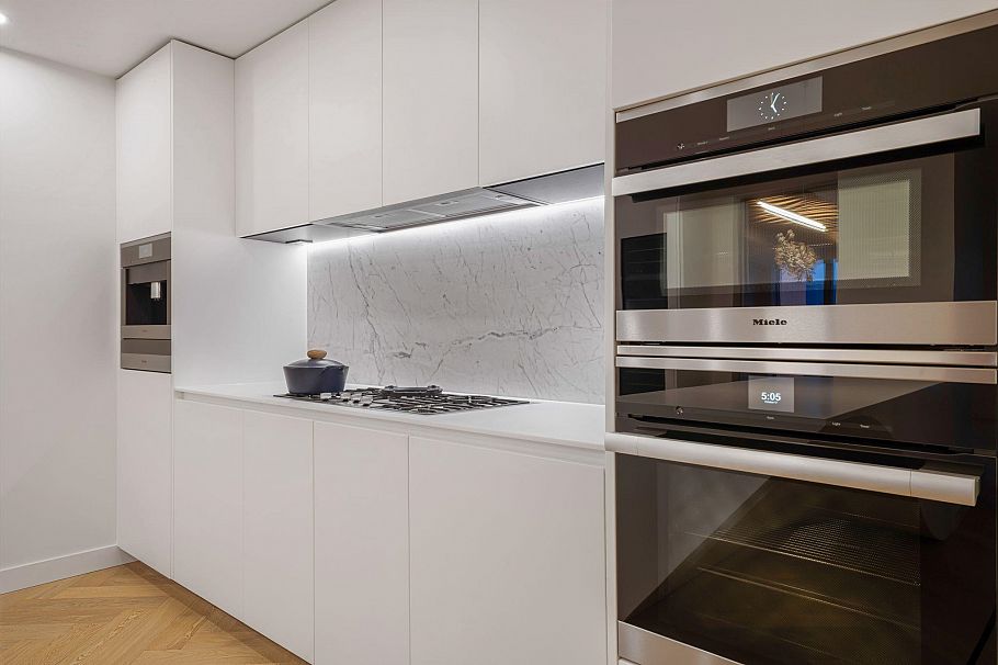 5702 1480 Howe Street Vancouver, BC - 11