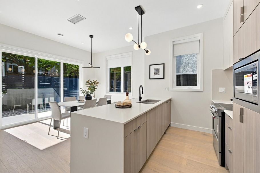 1 3185 Graveley Street Vancouver, BC - 17