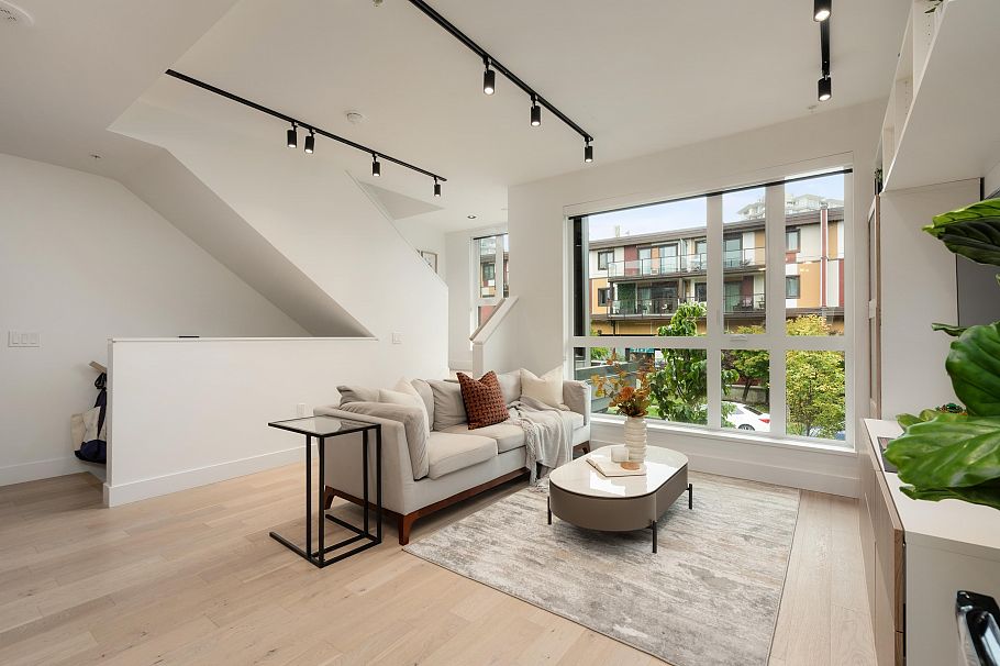 3984 Dumfries Street Vancouver, BC - 3