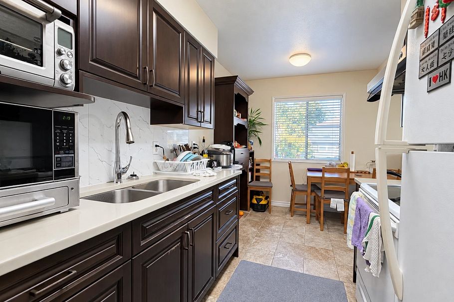 29 3417 E 49th Avenue Vancouver, BC - 14