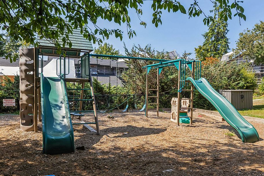 1084 Lillooet Road North Vancouver, BC - 6