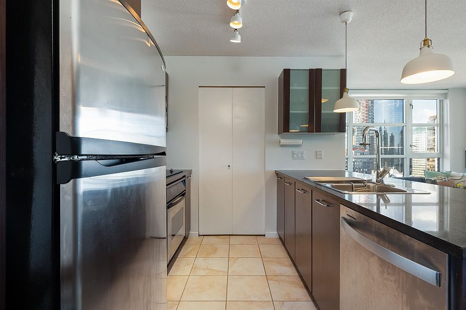 2402 1155 Seymour Street Vancouver, BC - 8