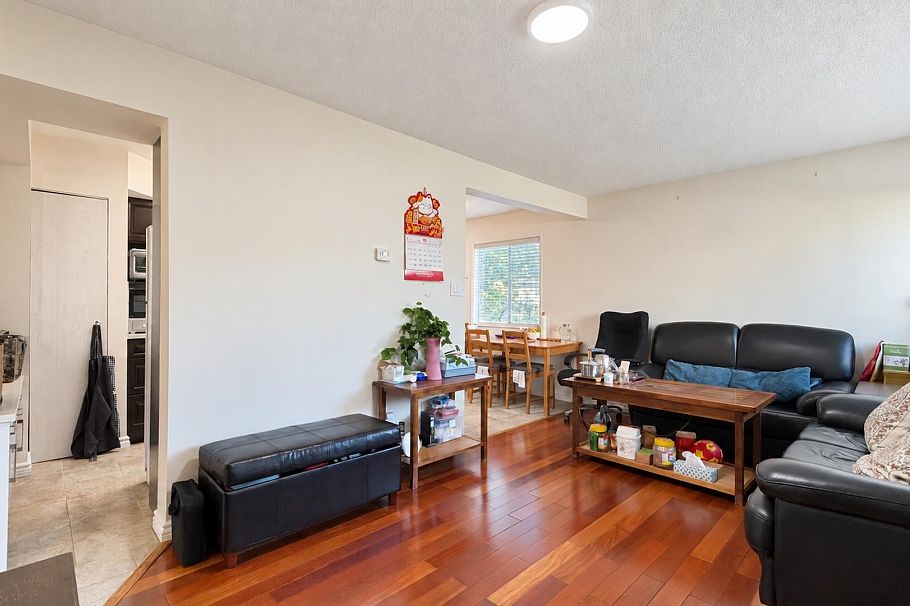 29 3417 E 49th Avenue Vancouver, BC - 8