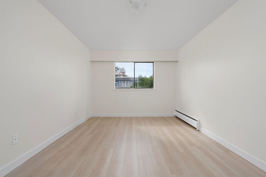 204 127 E 4th Street North Vancouver, BC - 15