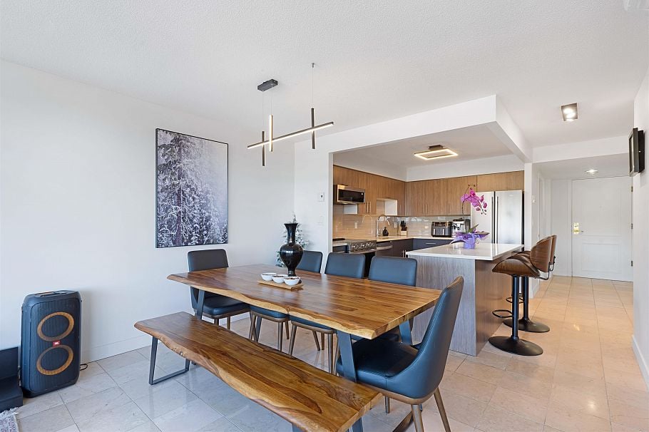 803 1327 E Keith Road North Vancouver, BC - 3