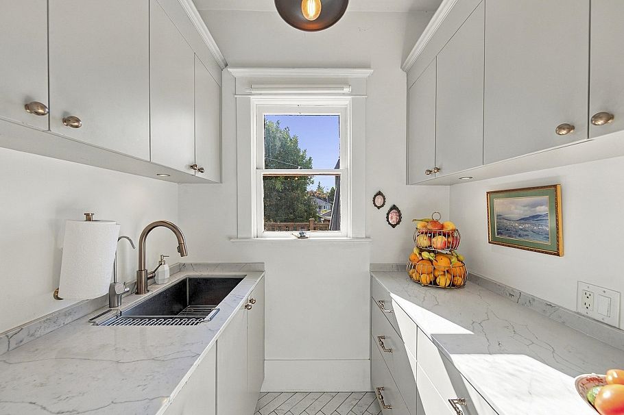 2580 Cambridge Street Vancouver, BC - 13