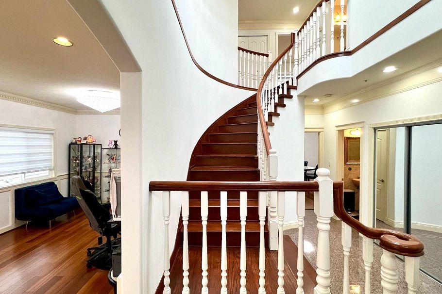 2813 W 21st Avenue Vancouver, BC - 17