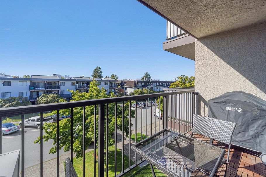 205 252 W 2nd Street North Vancouver, BC - 17