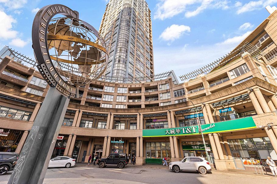 3701 188 Keefer Place Vancouver, BC - 2