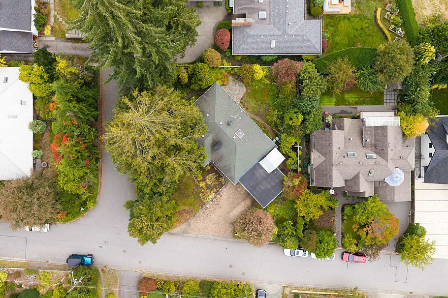 3692 Sunnycrest Drive North Vancouver, BC - 22