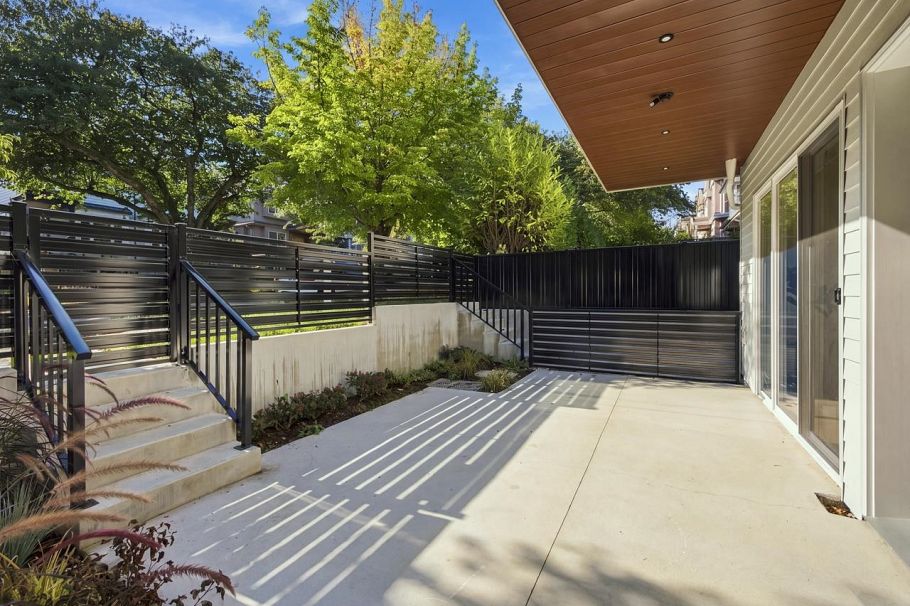 1 3185 Graveley Street Vancouver, BC - 5