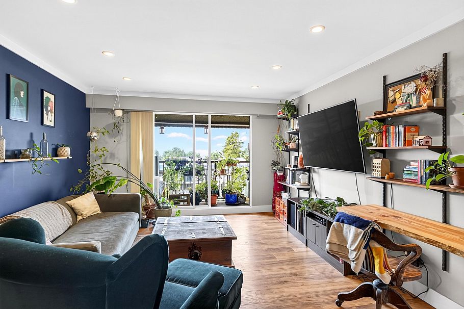307 252 W 2nd Street North Vancouver, BC - 5